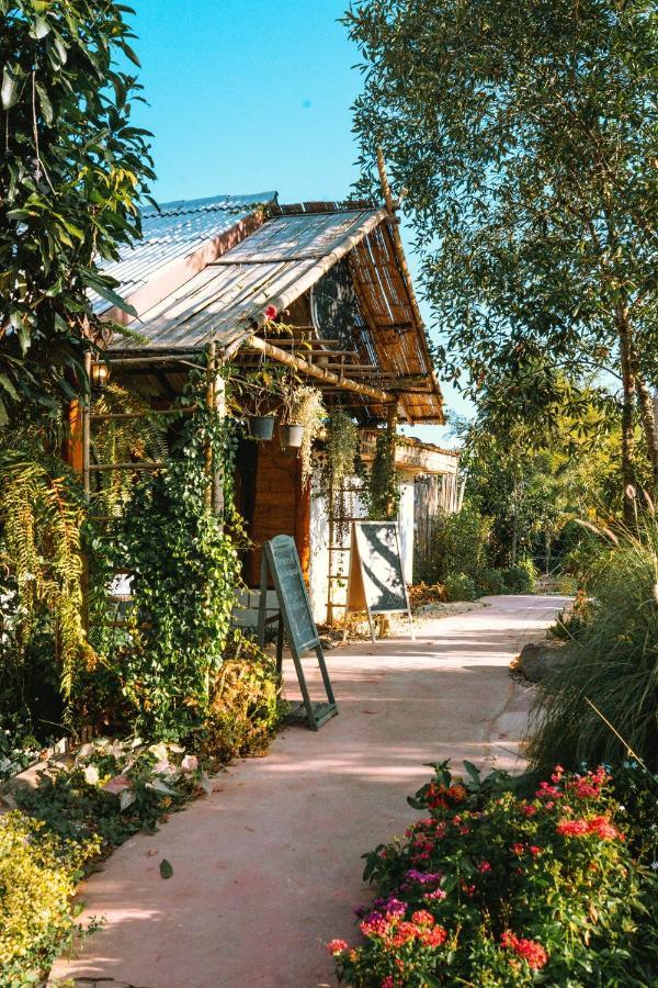 Nang Non Camping Ville นางนอนแค้มป์ปิ้งวิลล์ Mae Sai Buitenkant foto