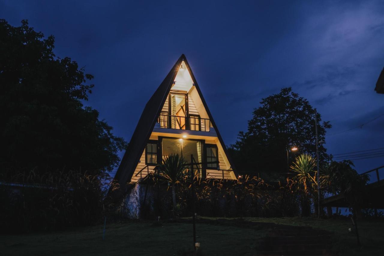 Nang Non Camping Ville นางนอนแค้มป์ปิ้งวิลล์ Mae Sai Buitenkant foto